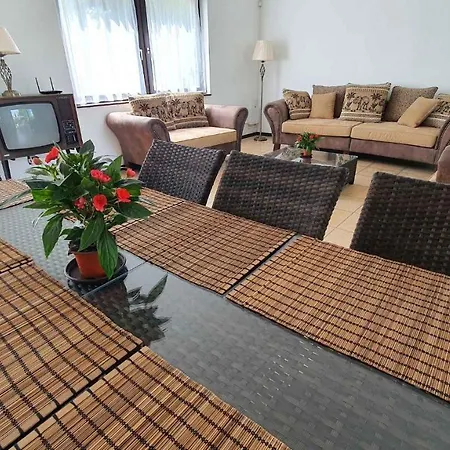 度假居 Holiday In Zamardi/balaton 20364 *